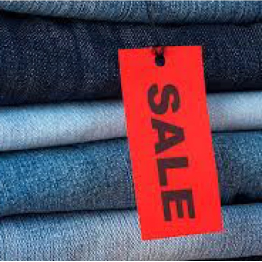 Woman’s Designer Jeans Bundle — Assorted Brands & Sizes — 5 Pairs